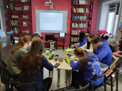 В модельной библиотеке Белогорска представители активной молодежи «Движение первых» обсудили острые темы