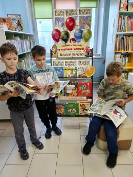 Выставка журнала-юбиляра &laquo;Улыбайтесь веселей &ndash; у &laquo;Картинок&raquo; юбилей!&raquo;