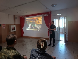 Тематический час «Мир русской женщины»