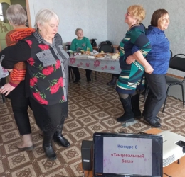 Конкурсно-игровая программа &laquo;А ну-ка, девоньки!&raquo;