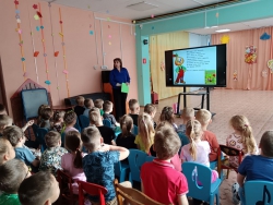 Литературно-игровой час «Сказочный мир Джанни Родари»